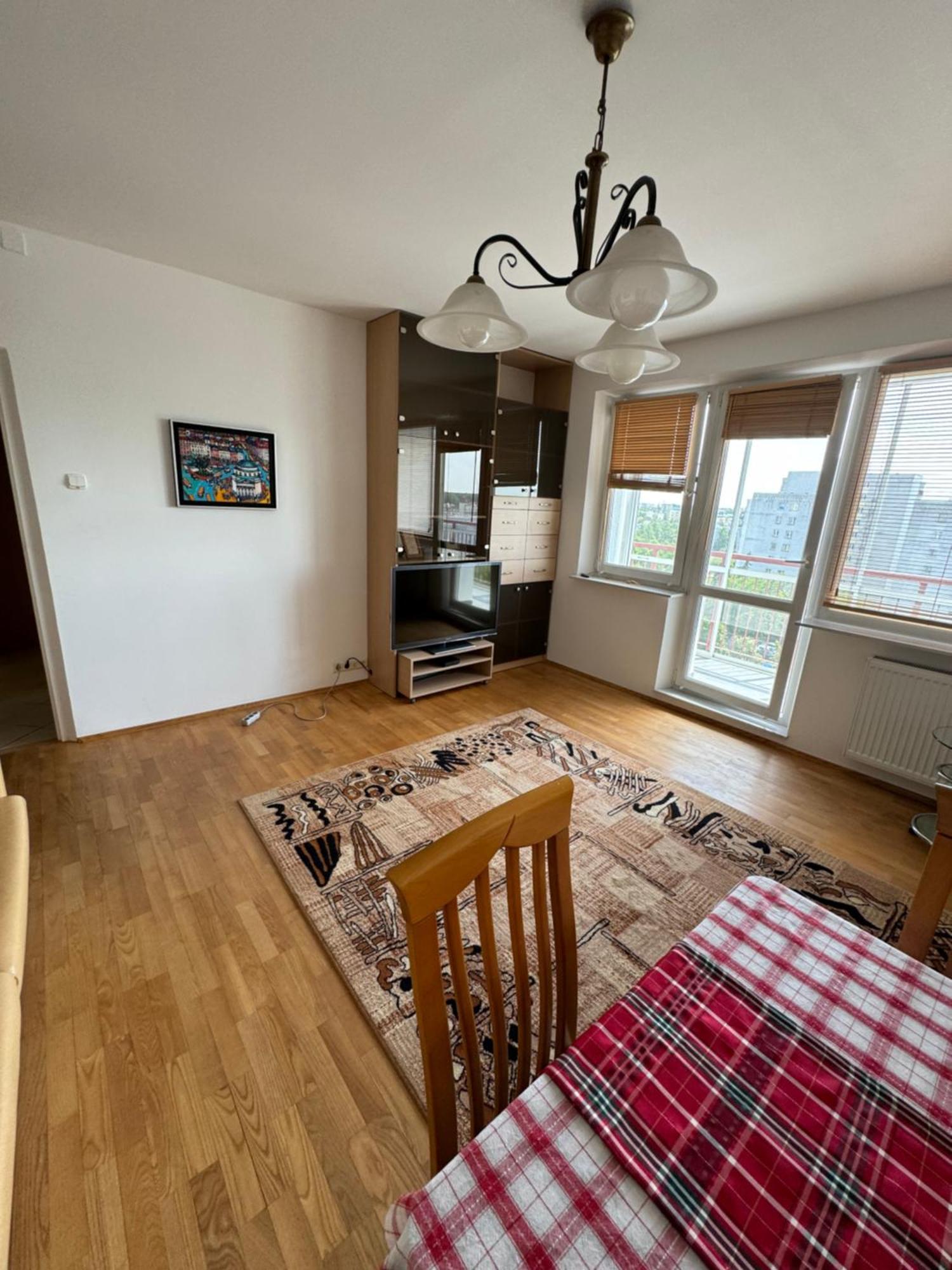 Wygodny Apartament Dla Rodziny 3-5 Osobowej Apartman Varsó Kültér fotó