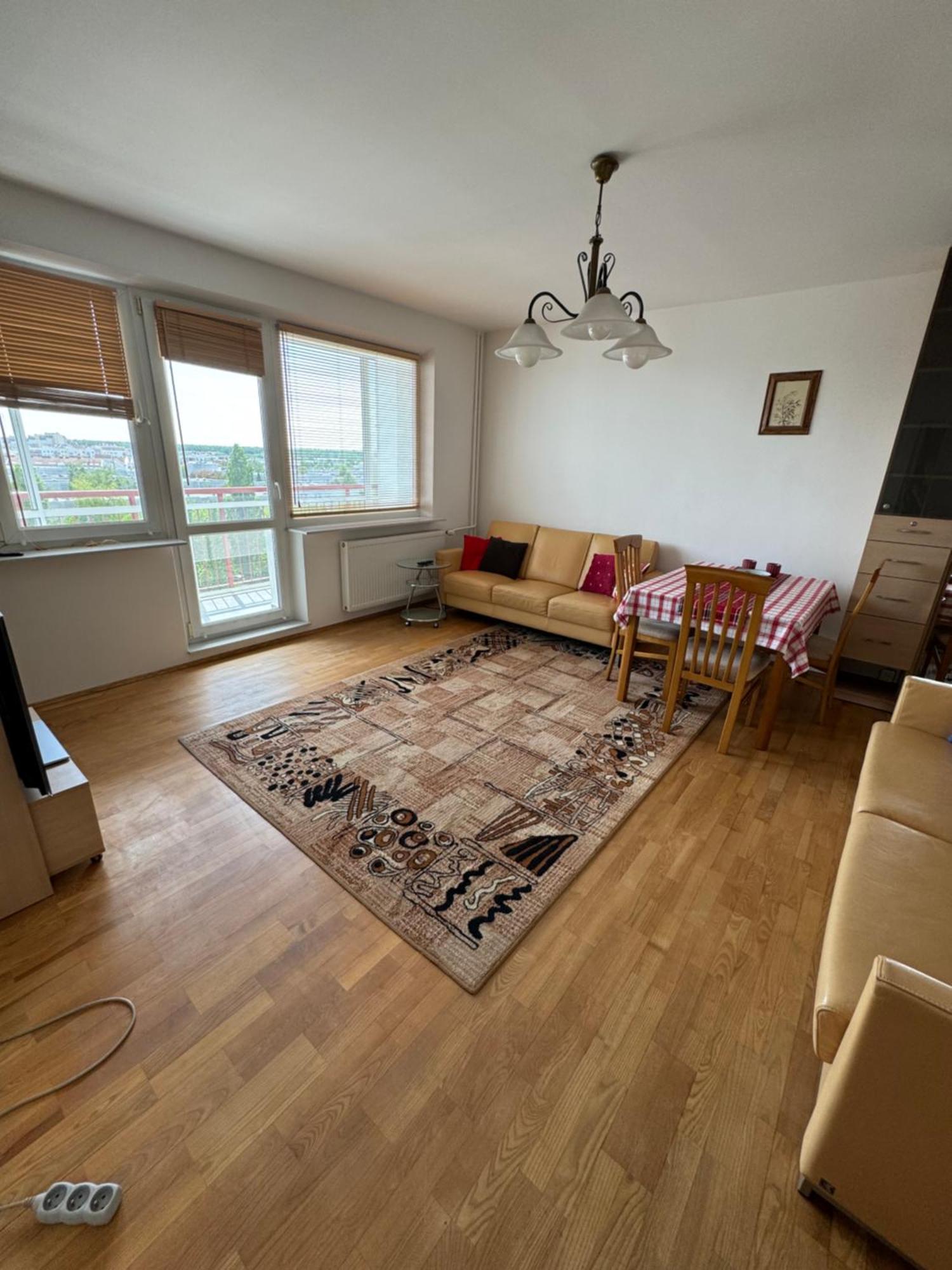 Wygodny Apartament Dla Rodziny 3-5 Osobowej Apartman Varsó Kültér fotó